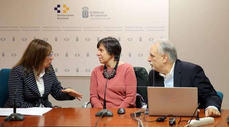 Concepción Gil (i), Cristina Sánchez y Juan Capafóns (Foto Efe / Cristóbal García)